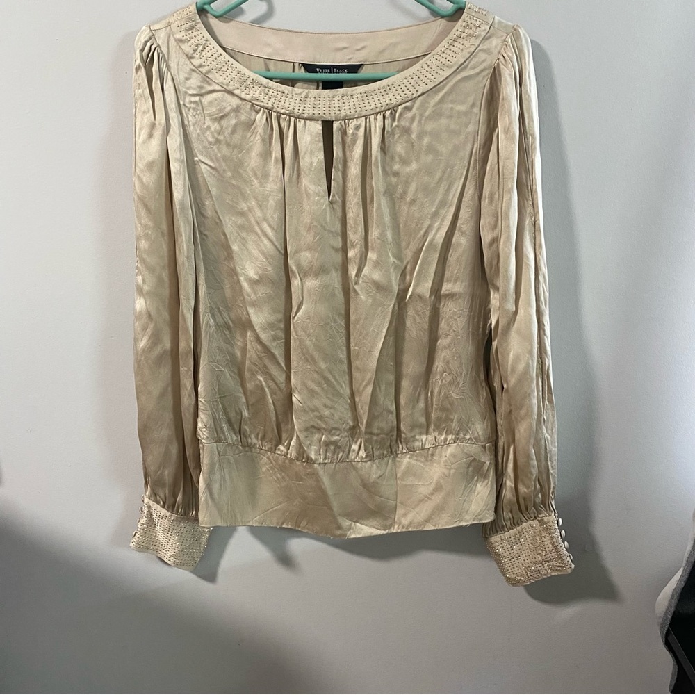 White House Black Market Champagne Silk Blouse With Beautiful Details SZ 6 - Picture 3 of 10
